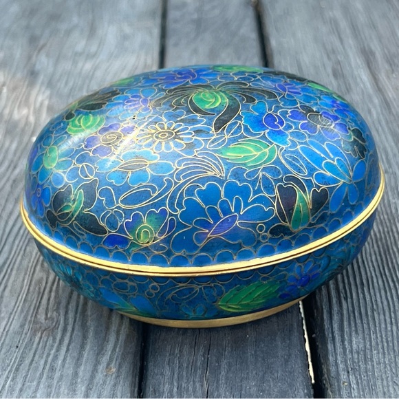 Rare Vintage Chinese Cloisonné Stash Trinket Box – Blue & Green Floral – 4” x 2” - Picture 3 of 13